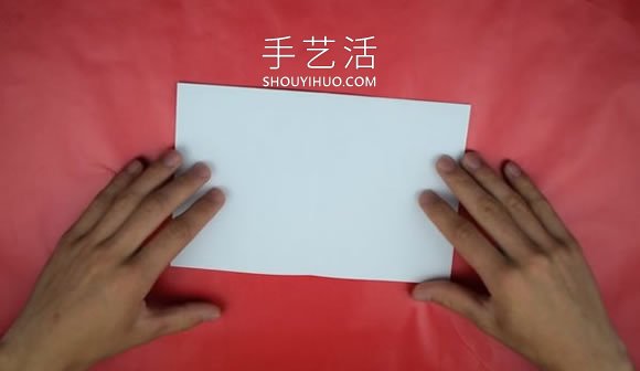 打扫卫生时戴头上！简单三角形帽子的折法(图4)