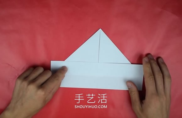 打扫卫生时戴头上！简单三角形帽子的折法(图7)