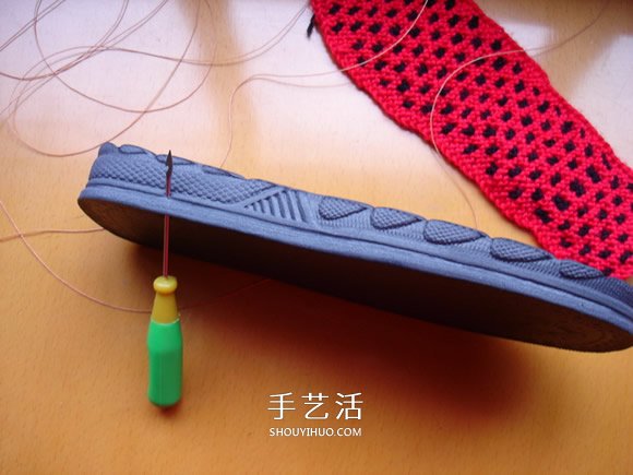 保暖拖鞋的编织方法 冬天穿拖鞋的做法图解(图10) 保暖拖鞋的编织方法 冬天穿拖鞋的做法图解(图10)