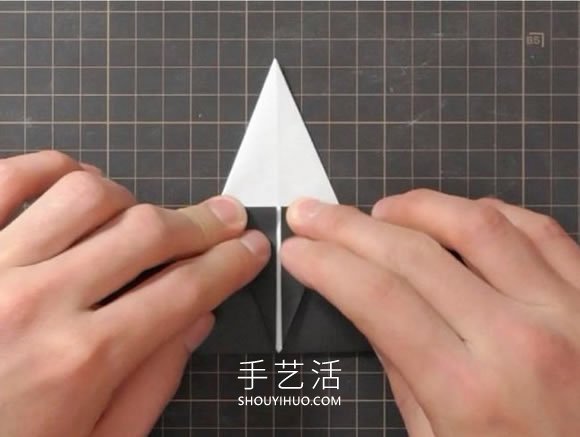 折纸嘴巴会动的乌鸦的折法视频教程(图5)