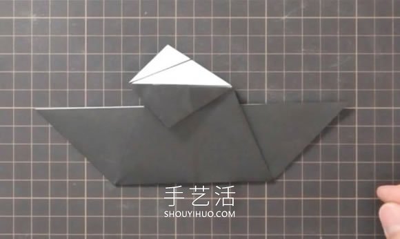 折纸嘴巴会动的乌鸦的折法视频教程(图8)