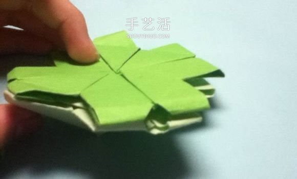 折叠四个爱心 组合成代表幸运的四叶草图解(图21)