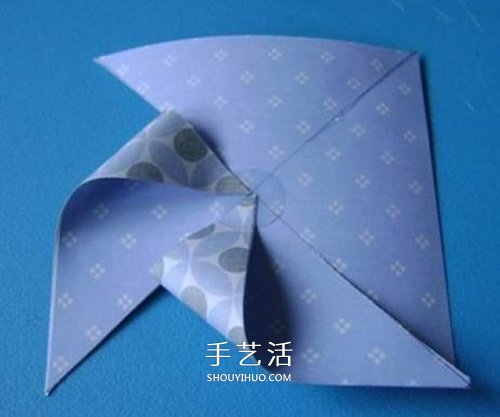最简单纸风车的折法图解 可爱的儿童胸花DIY(图2)