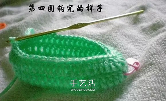 用钩织编织简单又漂亮婴儿鞋的方法步骤图(图13)