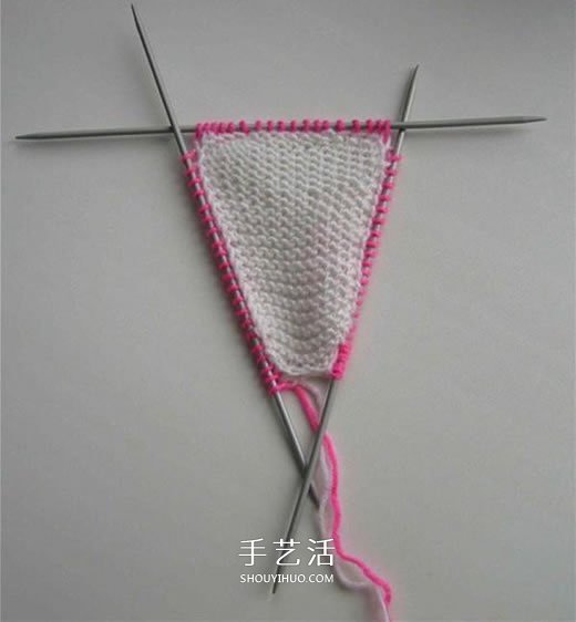 女宝宝保暖毛线鞋编织图解 带扣带和花朵装饰(图6)