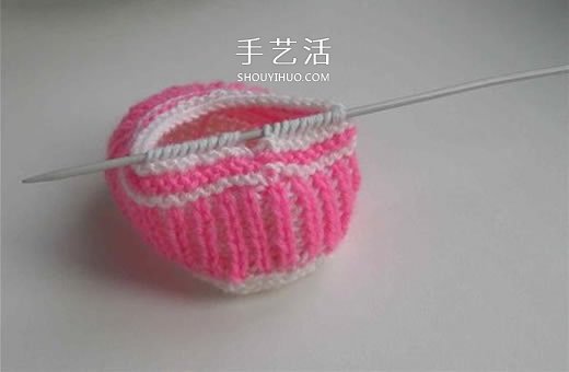 女宝宝保暖毛线鞋编织图解 带扣带和花朵装饰(图12)
