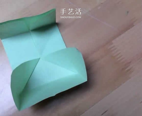 旋转纸陀螺怎么折图解 简单花型陀螺折纸教程(图5)