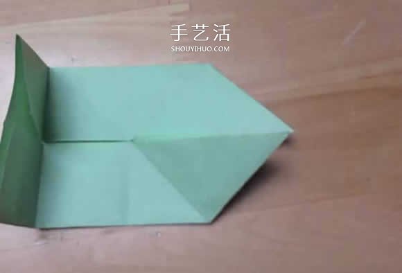 旋转纸陀螺怎么折图解 简单花型陀螺折纸教程(图7)