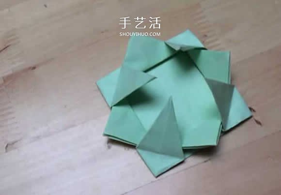 旋转纸陀螺怎么折图解 简单花型陀螺折纸教程(图19)