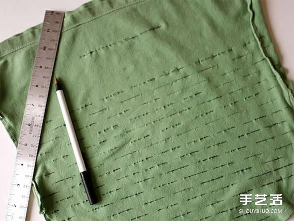 旧T恤改造网眼袋的方法 DIY网眼袋制作教程(图4)