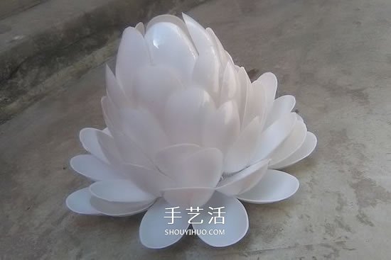 自制母亲节礼物莲花灯的方法 环保又美丽！(图4)