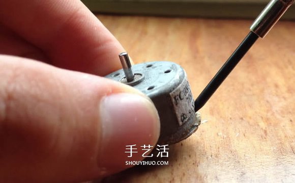 用旧马达DIY制作酷炫陀螺的方法教程(图3)