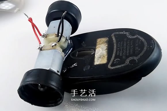 旧鼠标手工制作电动玩具车的教程(图7)