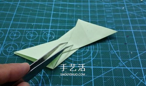 怎么折纸星星花球图解 发射光芒立体星星的折法(图6)