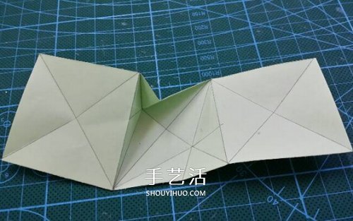 怎么折纸星星花球图解 发射光芒立体星星的折法(图3)