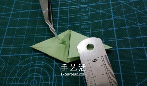 怎么折纸星星花球图解 发射光芒立体星星的折法(图10)