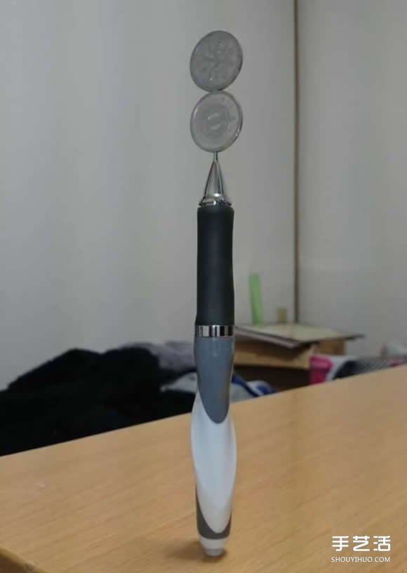高难度平衡游戏 平衡高手用硬币挑战堆叠极限(图6)
