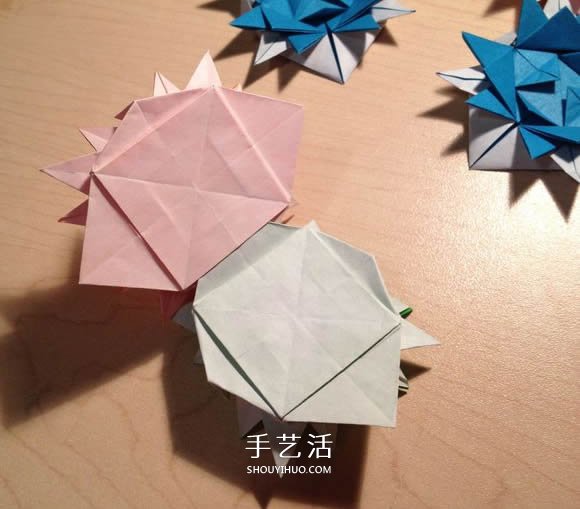 立体组合刺球的折法 带刺花球的折纸图解(图21) 立体组合刺球的折法 带刺花球的折纸图解(图21)