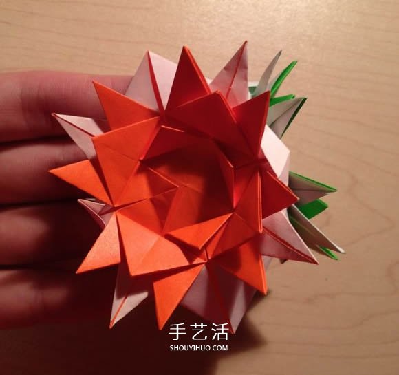 立体组合刺球的折法 带刺花球的折纸图解(图23) 立体组合刺球的折法 带刺花球的折纸图解(图23)