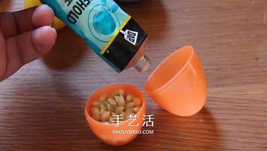 扭蛋废物利用制作不倒翁 自制简易不倒翁的方法(图4)