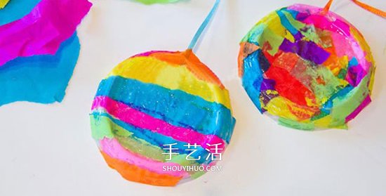 酸奶盖子废物利用 手工制作彩虹风铃的方法(图3)