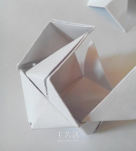 多面立方体的折法图解 折纸立方体的步骤图(图17)