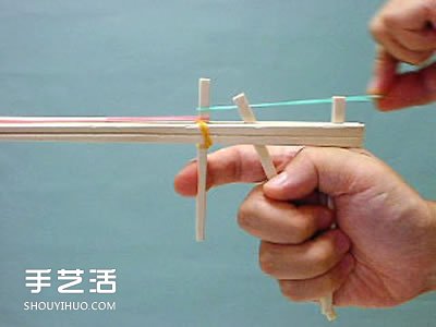 连发皮筋枪怎么做图解 自制连发皮筋枪做法(图3)
