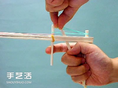 连发皮筋枪怎么做图解 自制连发皮筋枪做法(图4)