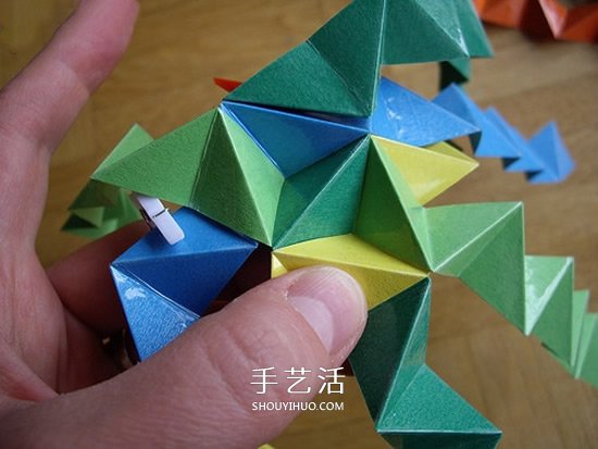 纸球的折法步骤图片 折纸彩球的详细步骤图(图7)