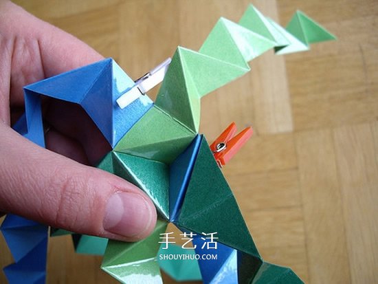 纸球的折法步骤图片 折纸彩球的详细步骤图(图5)