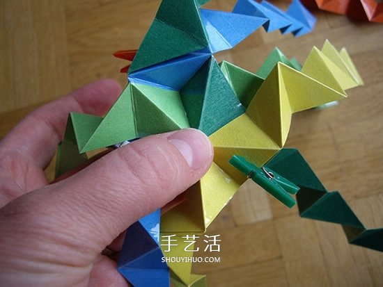 纸球的折法步骤图片 折纸彩球的详细步骤图(图6)