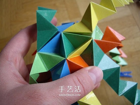 纸球的折法步骤图片 折纸彩球的详细步骤图(图8)
