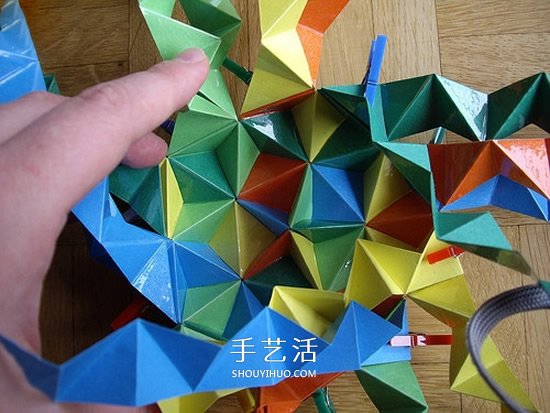 纸球的折法步骤图片 折纸彩球的详细步骤图(图15)