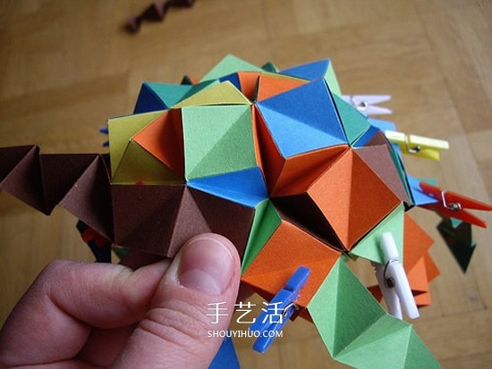 纸球的折法步骤图片 折纸彩球的详细步骤图(图18)
