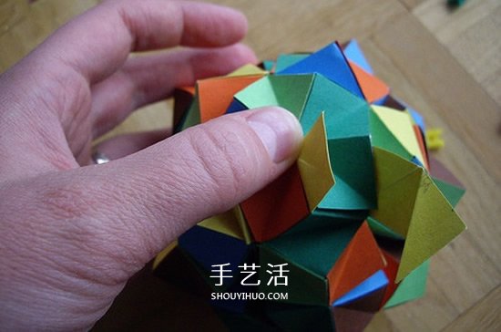 纸球的折法步骤图片 折纸彩球的详细步骤图(图28)