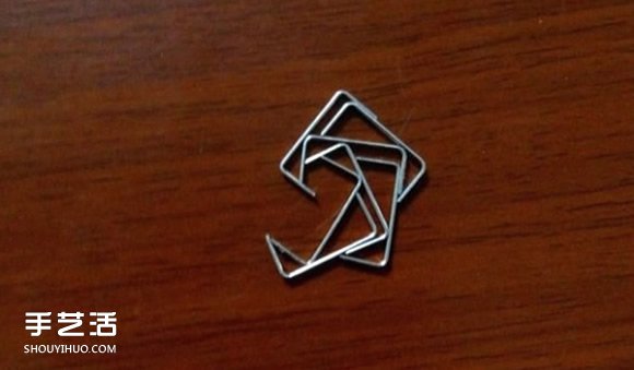 订书钉玫瑰花制作图解 用订书钉做玫瑰的步骤(图8)