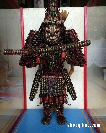 慎入！用昆虫尸体制作武士盔甲和千手观音(图2)