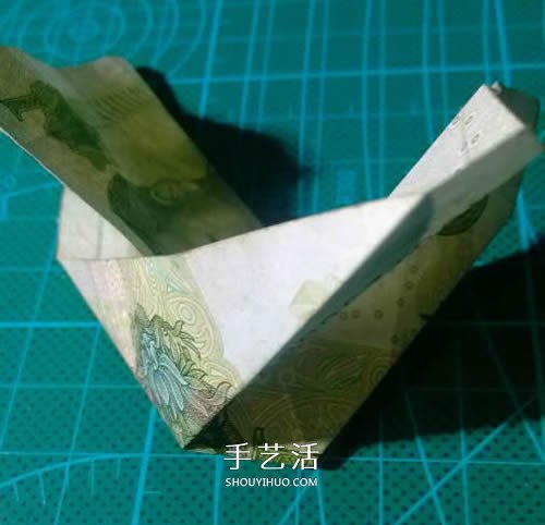 六角徽章的折法图解 一元纸币折纸六角徽章(图7)