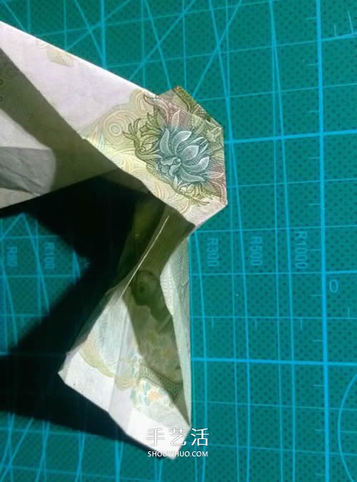 六角徽章的折法图解 一元纸币折纸六角徽章(图9)
