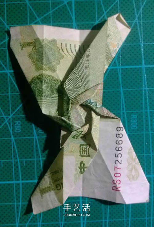 六角徽章的折法图解 一元纸币折纸六角徽章(图13)