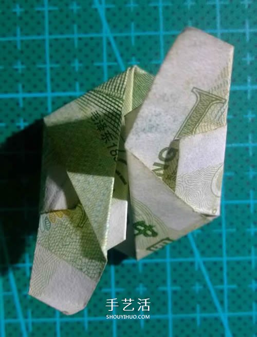 六角徽章的折法图解 一元纸币折纸六角徽章(图17)