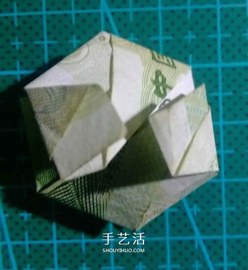 六角徽章的折法图解 一元纸币折纸六角徽章(图18)