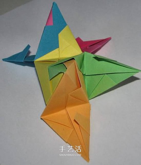 立体星星的折法图解 折纸星星花球的步骤图(图12)