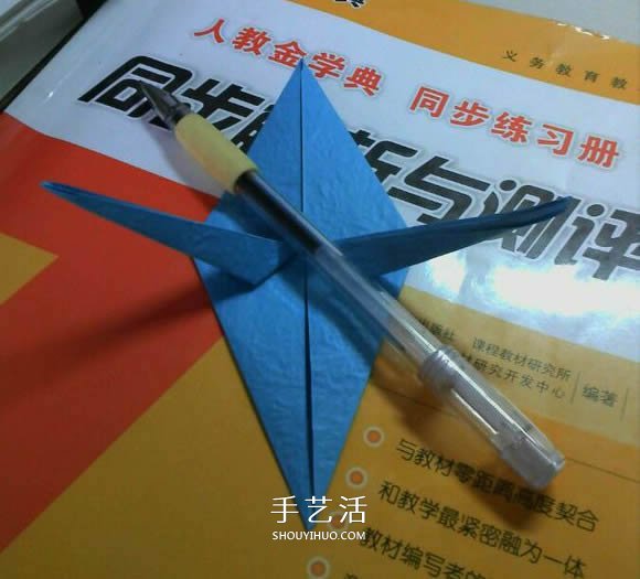 人字拖的折法图解教程 折纸人字拖鞋的方法步骤(图9)
