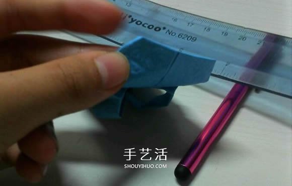 人字拖的折法图解教程 折纸人字拖鞋的方法步骤(图15)