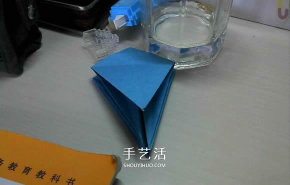 人字拖的折法图解教程 折纸人字拖鞋的方法步骤(图2)