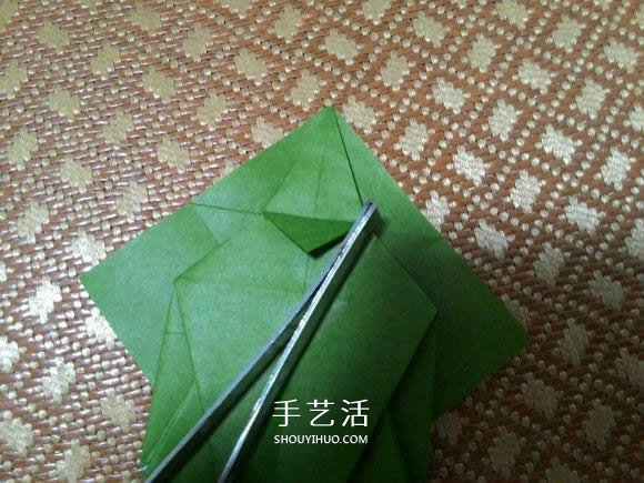 圣诞老人折纸步骤图解 纸折圣诞老人怎么折(图18)