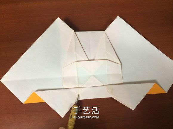 复杂立体跑车的折法 详细折纸跑车图解步骤(图23)