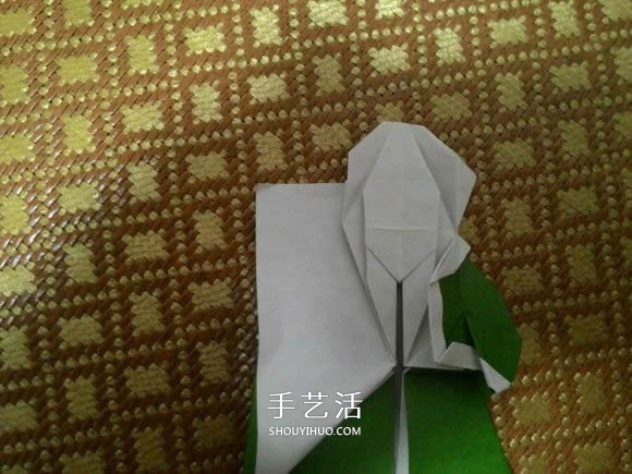 圣诞老人折纸步骤图解 纸折圣诞老人怎么折(图46)