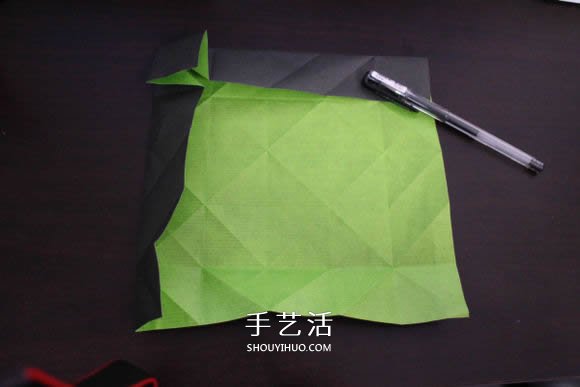 耐克标志的折纸方法 怎么折NIKE标志的图解(图4)